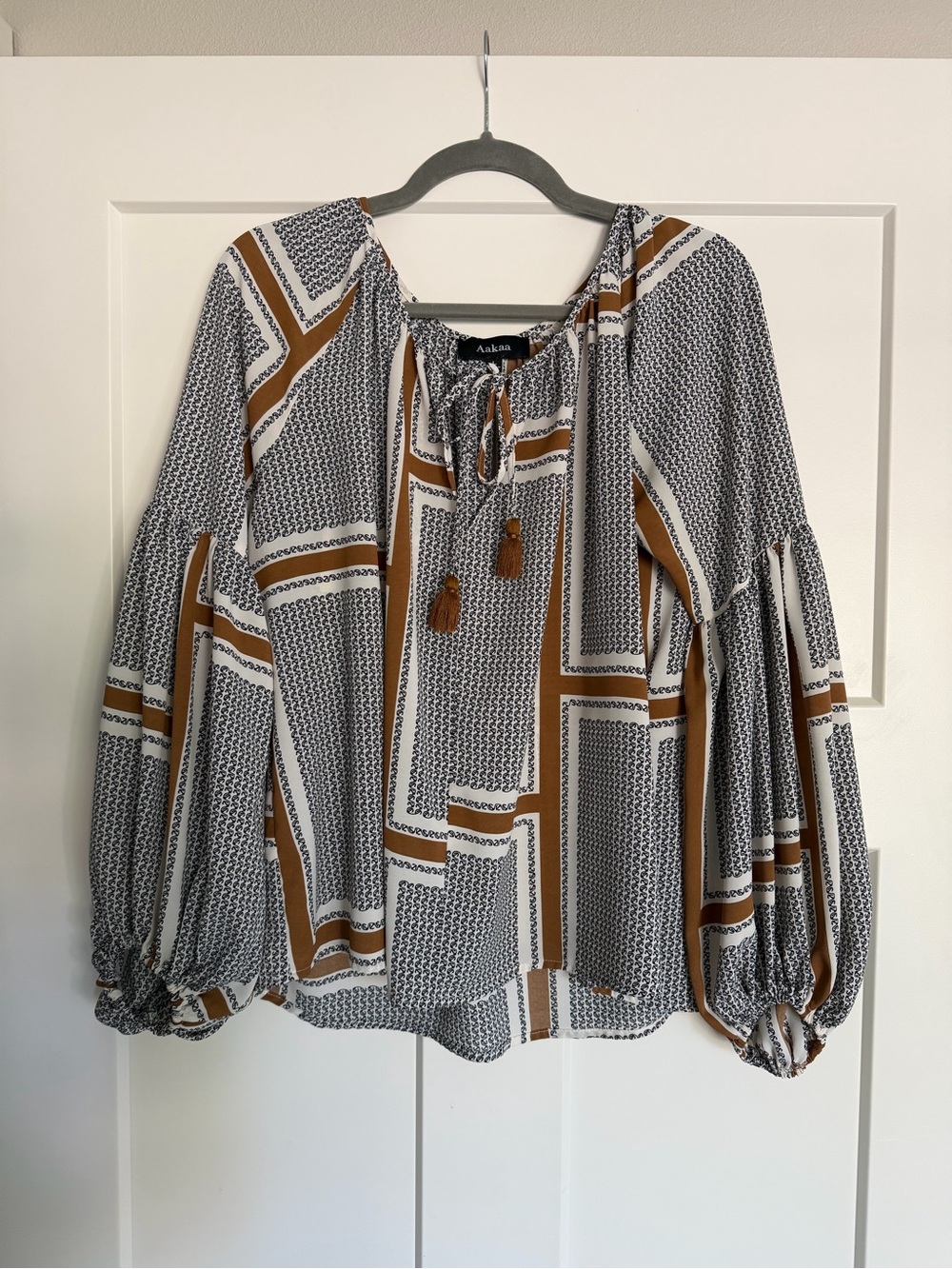 Vici Black White and Brown Retro Tie-Front Blouse